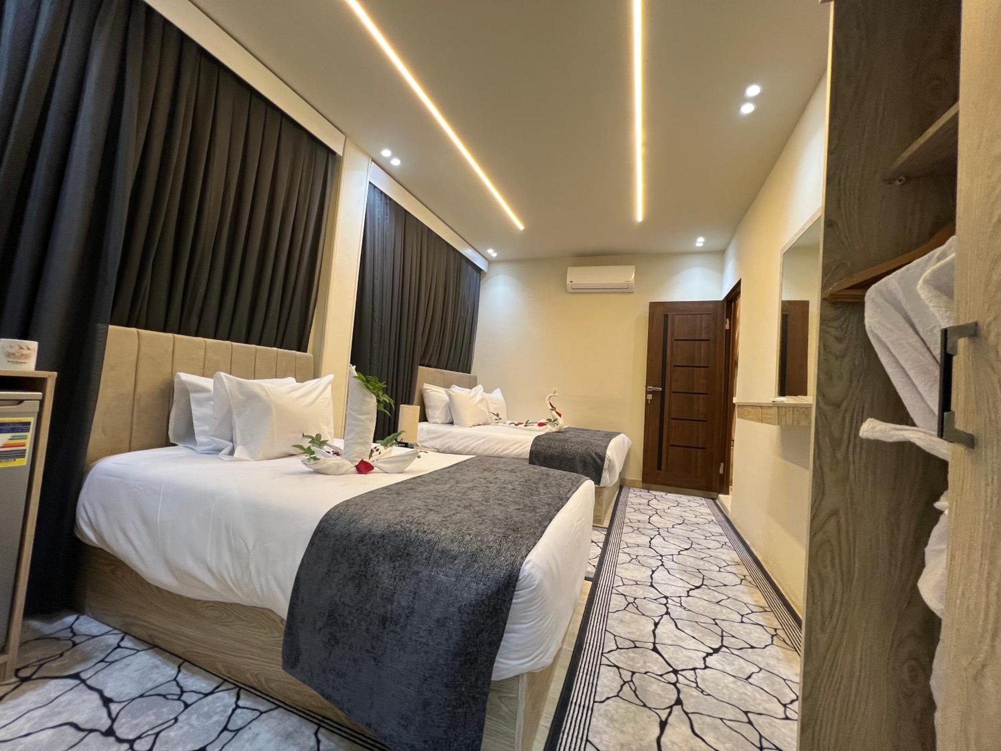Golden Scarab Pyramids Hotel Kafret el-Gabal 外观 照片
