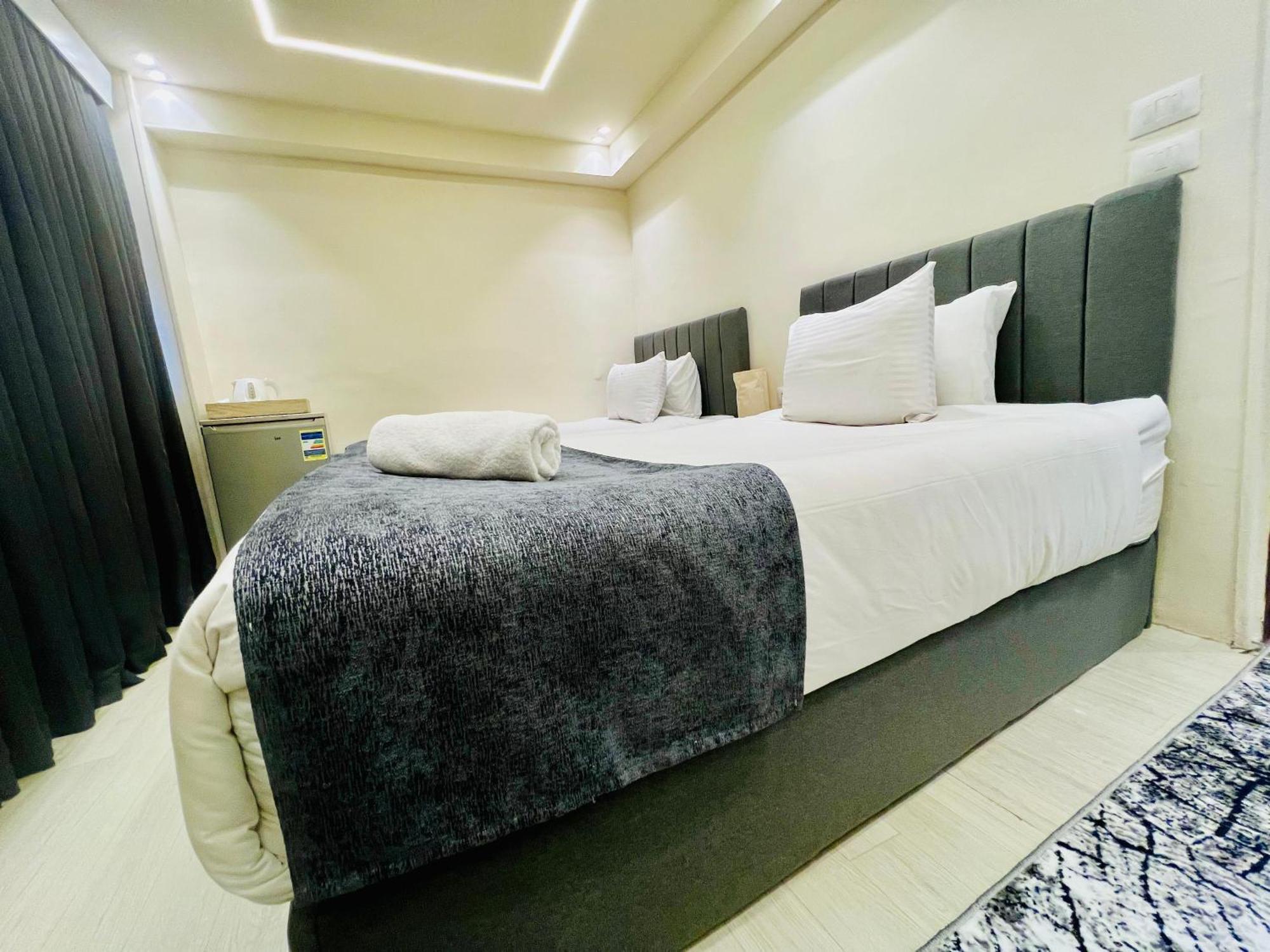 Golden Scarab Pyramids Hotel Kafret el-Gabal 外观 照片